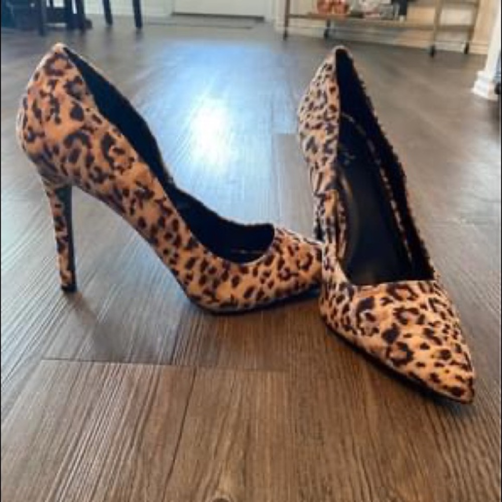 Leopard Pumps